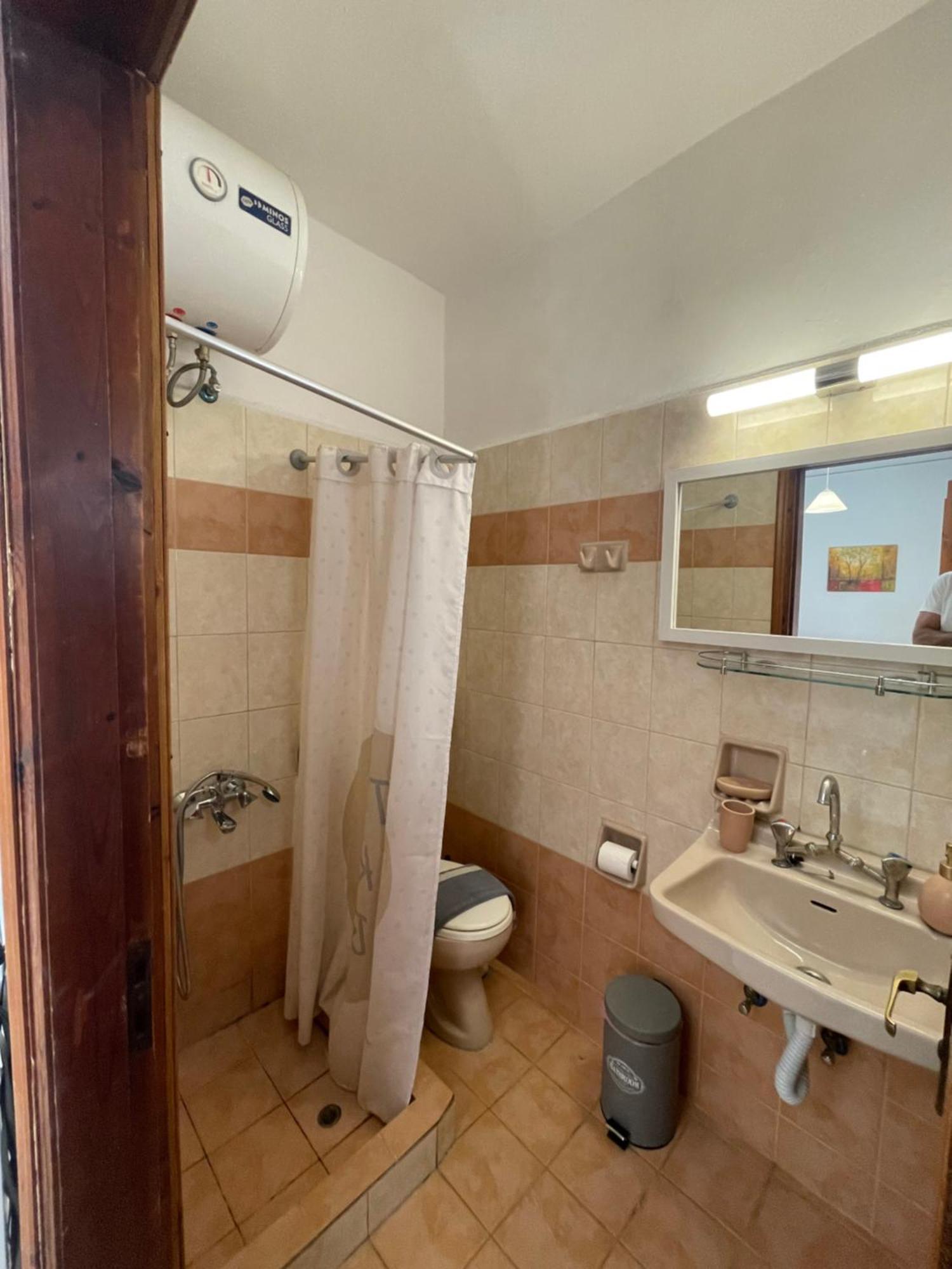 The Beehive 2 Apartment Mytilene Exterior photo